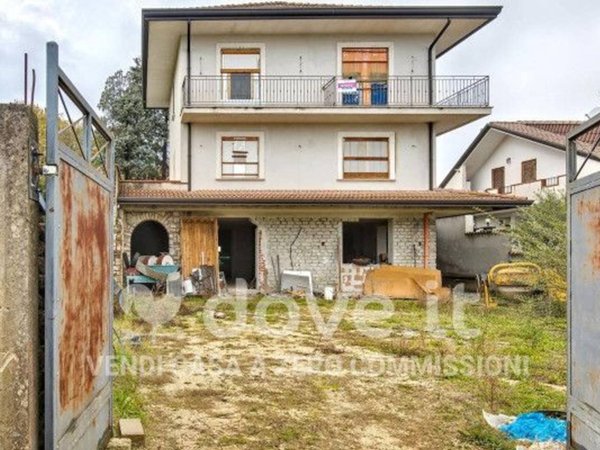 casa indipendente in vendita a Ceccano