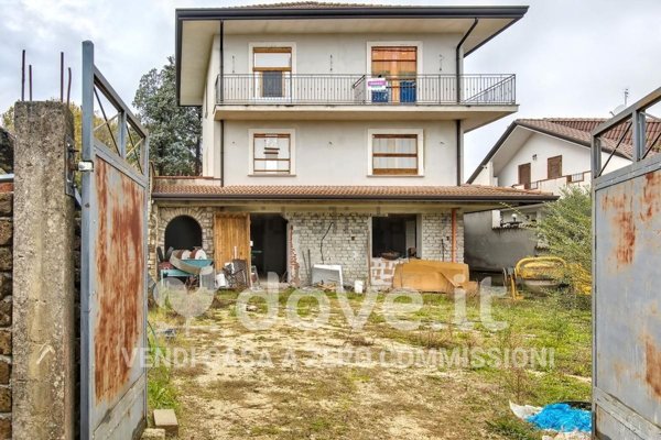 casa indipendente in vendita a Ceccano