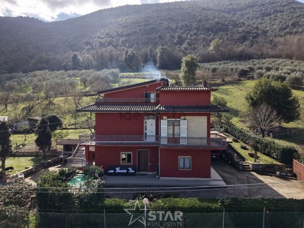 casa indipendente in vendita a Ceccano