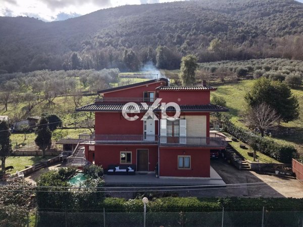 casa indipendente in vendita a Ceccano