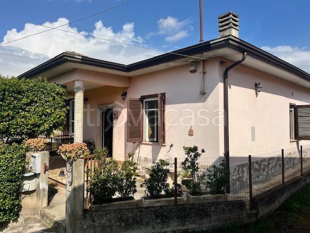 casa indipendente in vendita a Ceccano