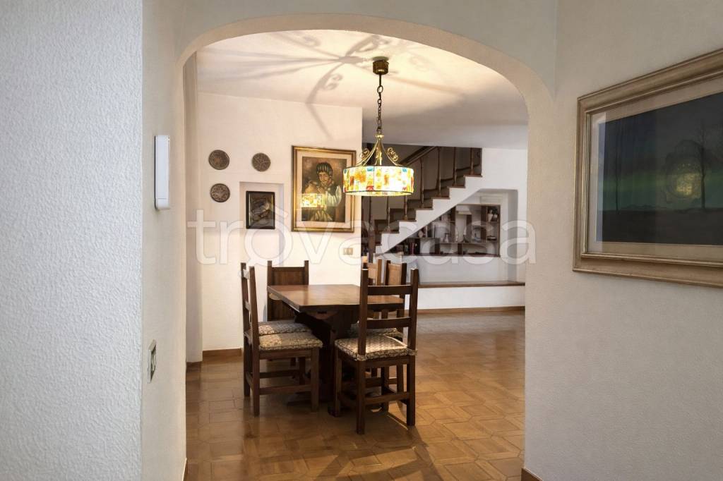 casa indipendente in vendita a Ceccano