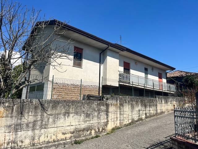 casa indipendente in vendita a Ceccano