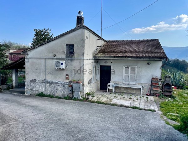 casa indipendente in vendita a Ceccano