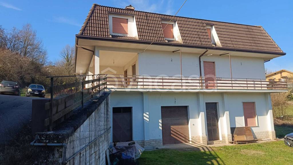 casa indipendente in vendita a Ceccano