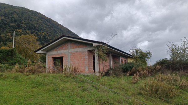 casa indipendente in vendita a Ceccano