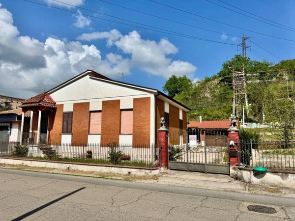 casa indipendente in vendita a Ceccano