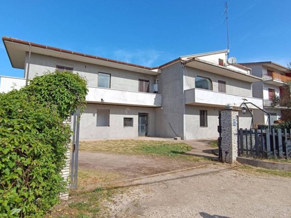 casa indipendente in vendita a Ceccano