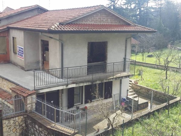 casa indipendente in vendita a Ceccano