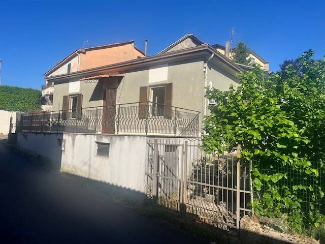 casa indipendente in vendita a Ceccano