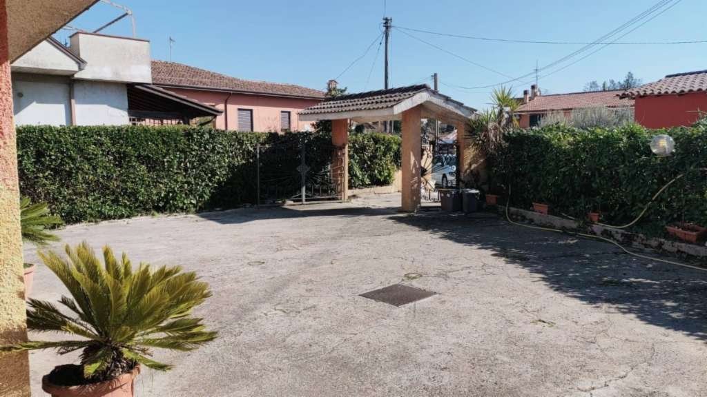 casa indipendente in vendita a Ceccano