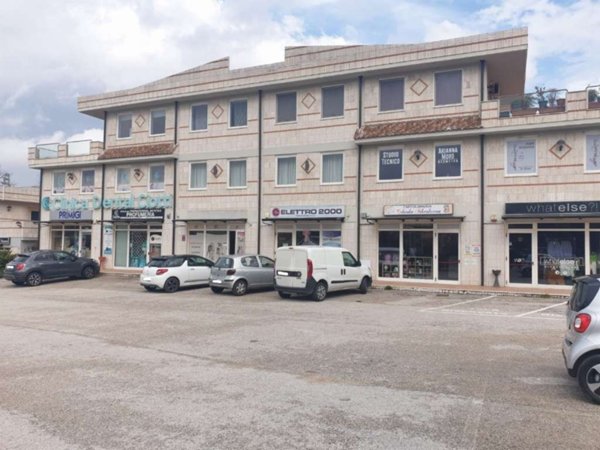 locale commerciale in vendita a Ceccano