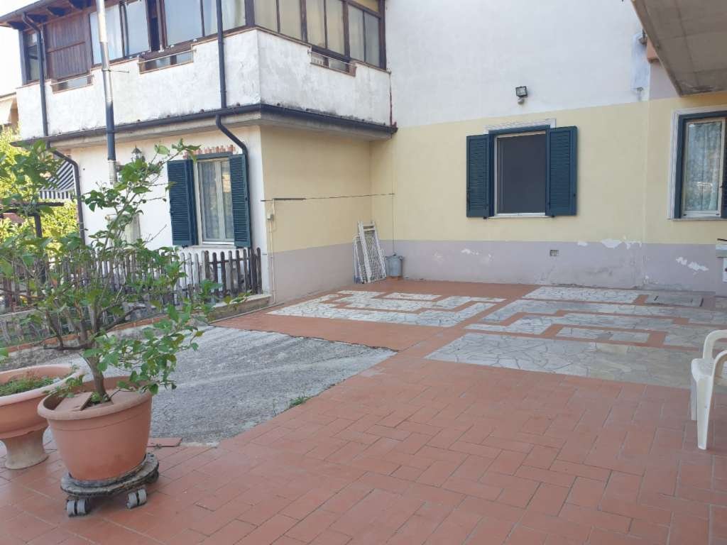 casa indipendente in vendita a Ceccano