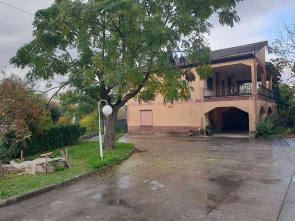 casa indipendente in vendita a Ceccano