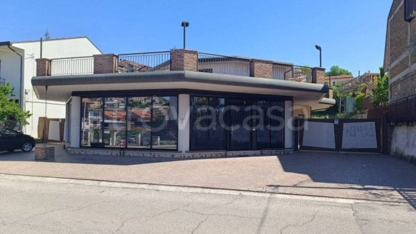 locale commerciale in vendita a Ceccano