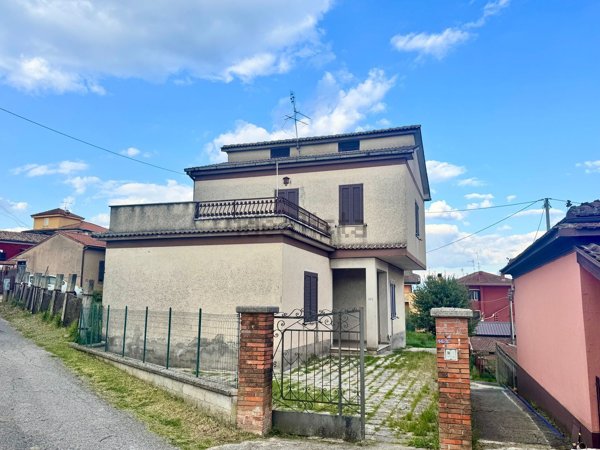 casa indipendente in vendita a Ceccano