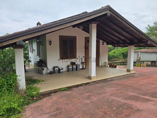 casa indipendente in vendita a Ceccano
