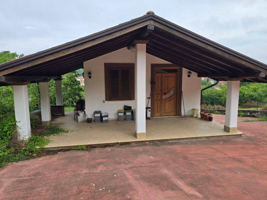 casa indipendente in vendita a Ceccano