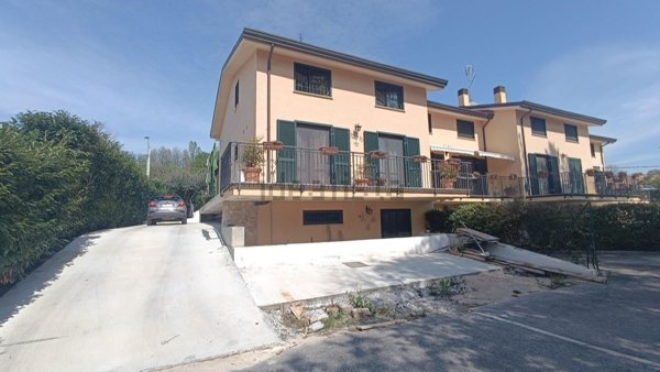 casa indipendente in vendita a Ceccano