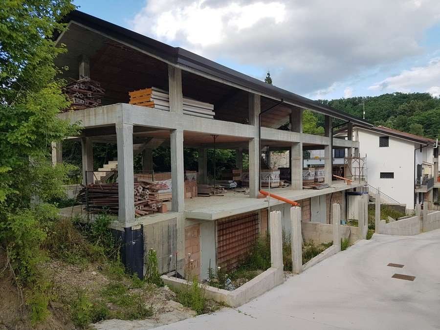 casa indipendente in vendita a Ceccano