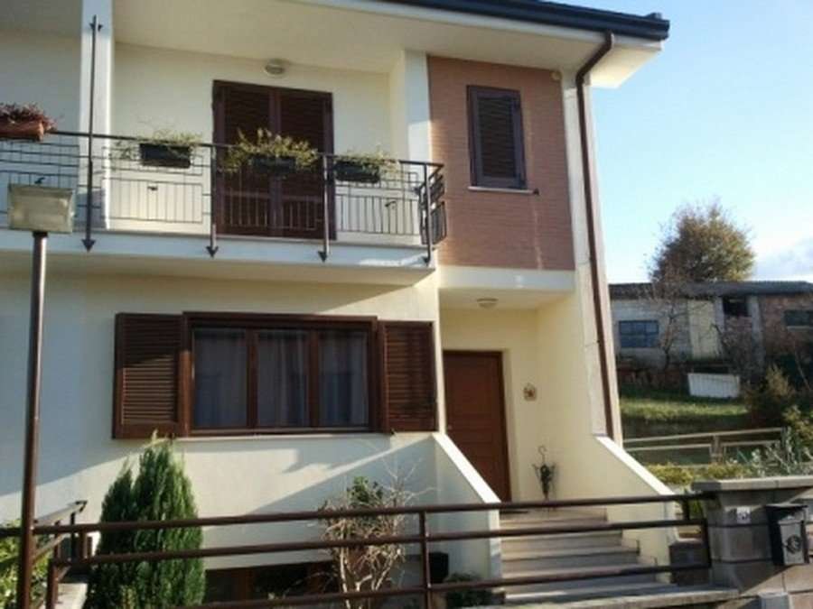 casa indipendente in vendita a Ceccano