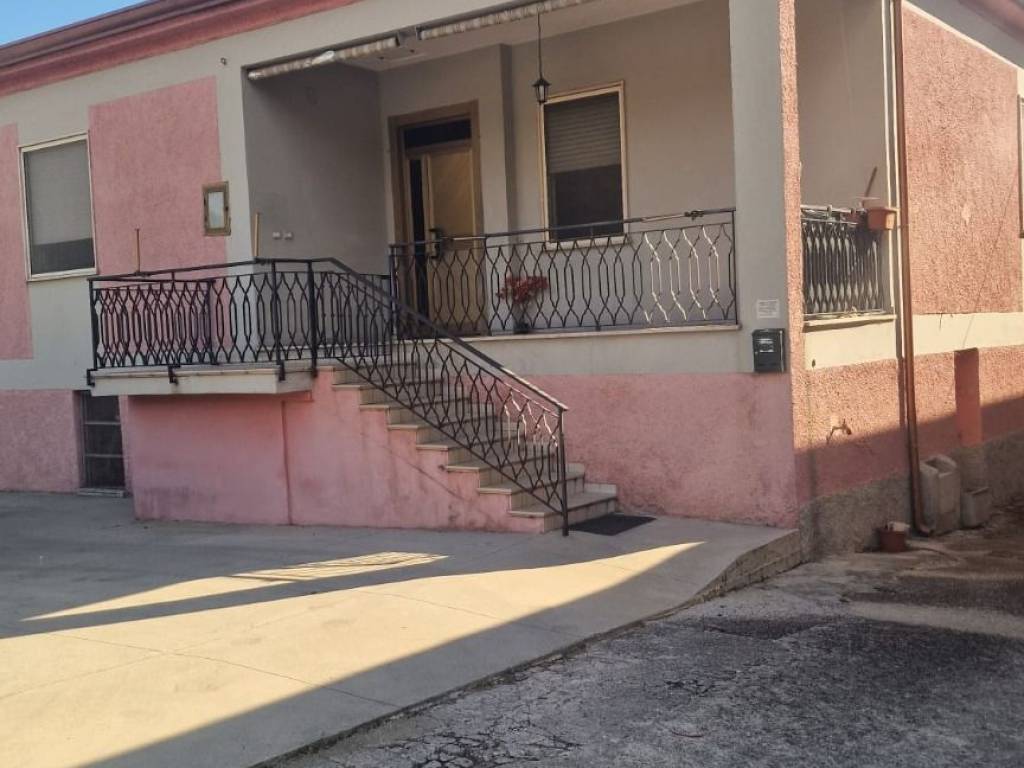 casa indipendente in vendita a Ceccano