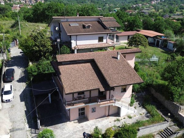 casa indipendente in vendita a Ceccano