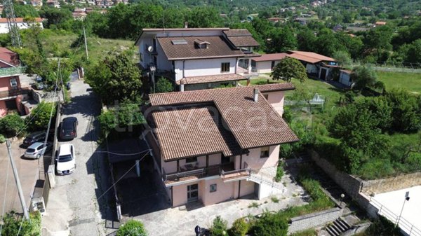 casa indipendente in vendita a Ceccano