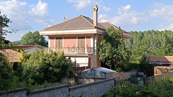 casa indipendente in vendita a Ceccano