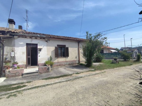casa indipendente in vendita a Ceccano