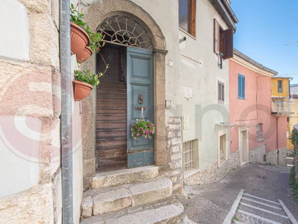 casa indipendente in vendita a Ceccano