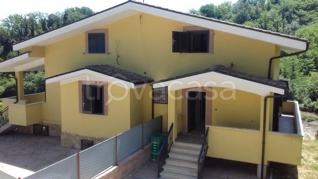 casa indipendente in vendita a Ceccano