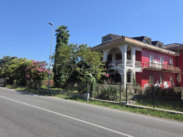 casa indipendente in vendita a Ceccano