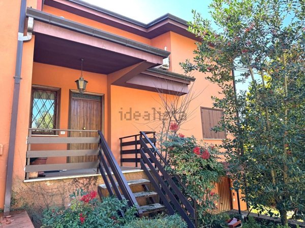 casa indipendente in vendita a Ceccano