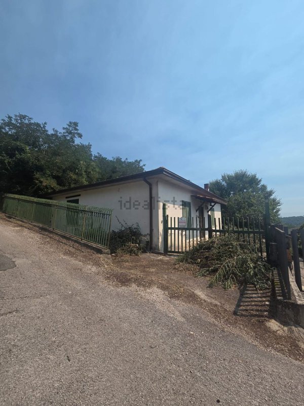 casa indipendente in vendita a Ceccano