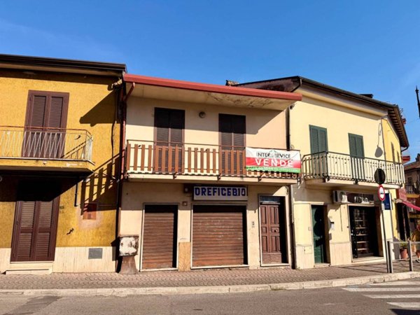 casa indipendente in vendita a Ceccano