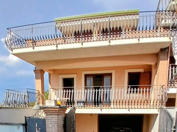 casa indipendente in vendita a Ceccano