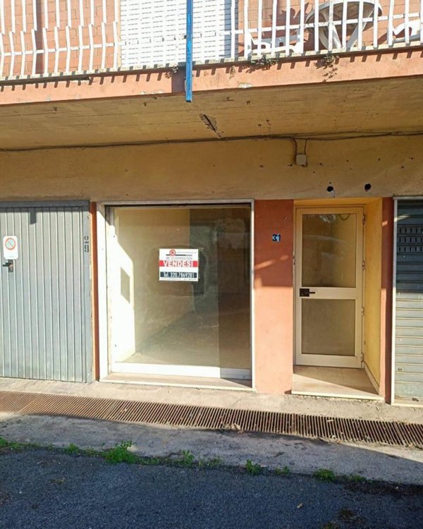 locale commerciale in vendita a Ceccano