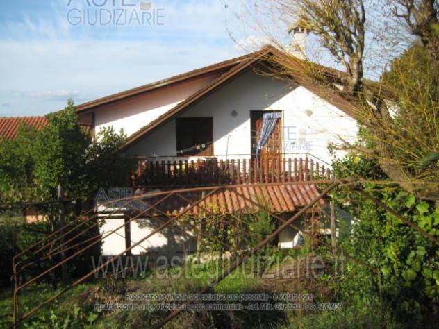casa indipendente in vendita a Ceccano