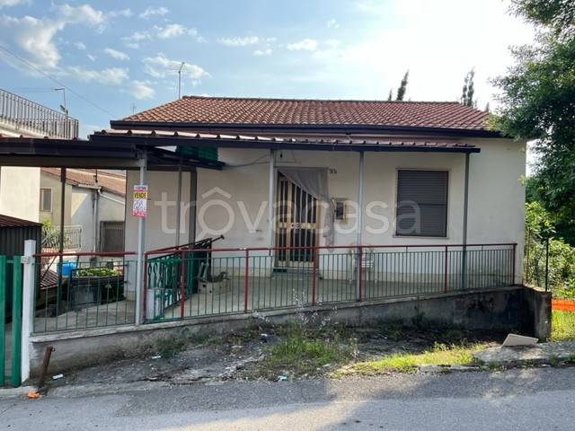 casa indipendente in vendita a Ceccano