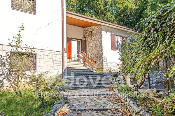 casa indipendente in vendita a Ceccano