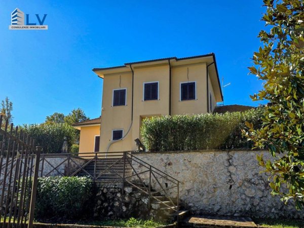 casa indipendente in vendita a Ceccano