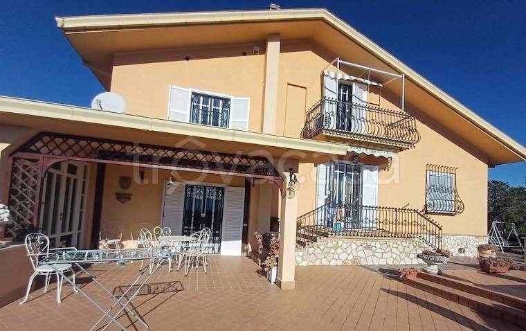 casa indipendente in vendita a Ceprano