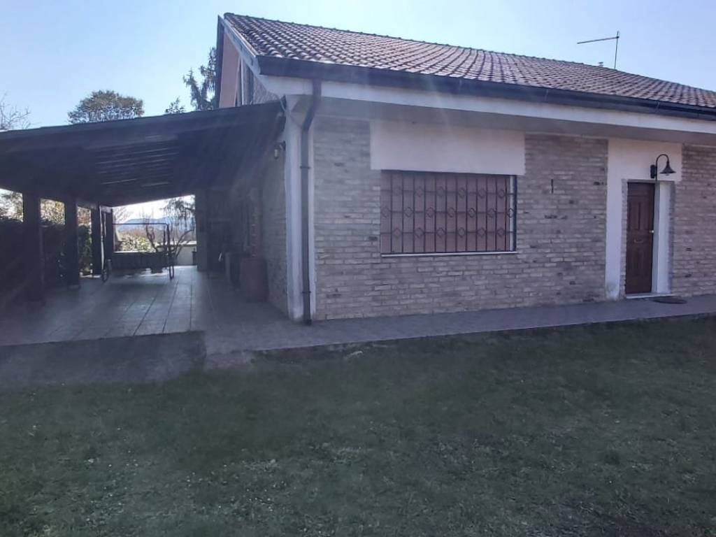 casa indipendente in vendita a Ceprano