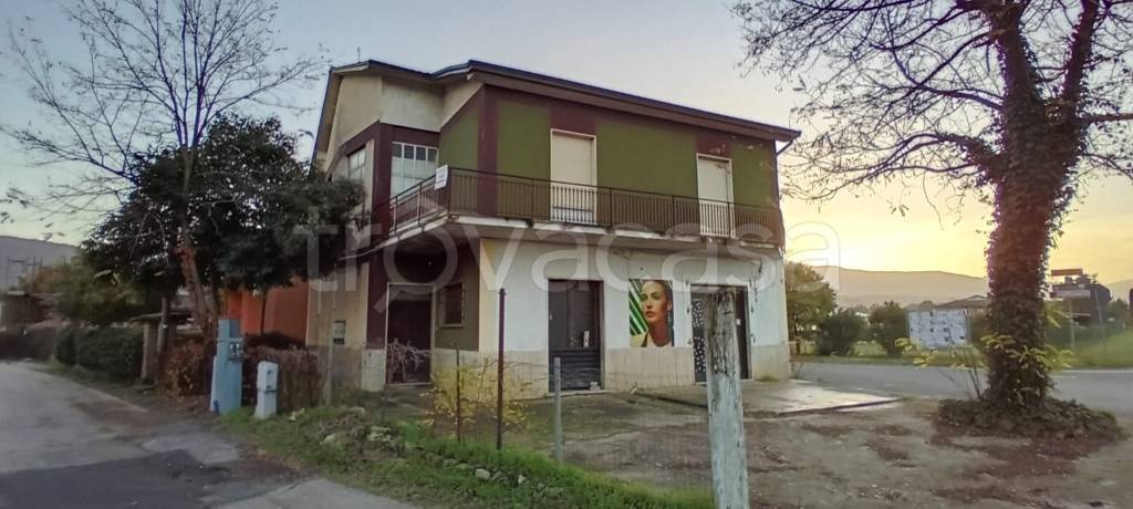 casa indipendente in vendita a Ceprano