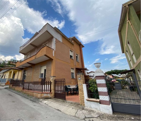 casa indipendente in vendita a Ceprano