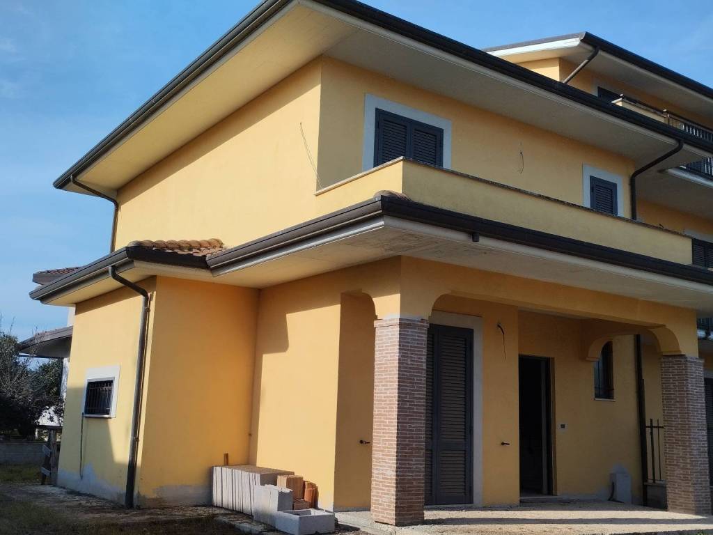 casa indipendente in vendita a Ceprano