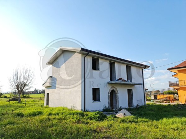 casa indipendente in vendita a Ceprano