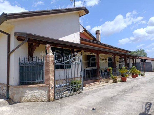 casa indipendente in vendita a Ceprano