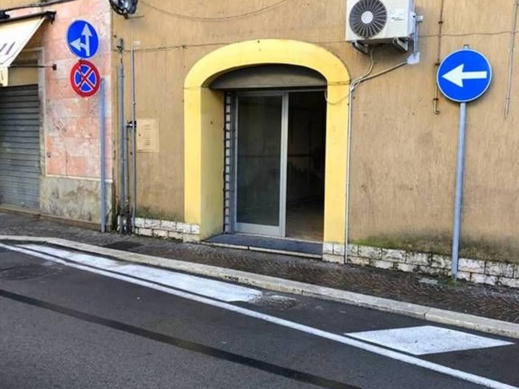 negozio in vendita a Ceprano